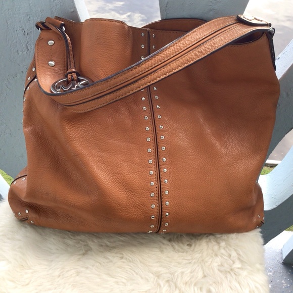 Michael Kors Oversized Astor Hobo Studded Shoulder Tote with Matching Wallet - Picture 1 of 16